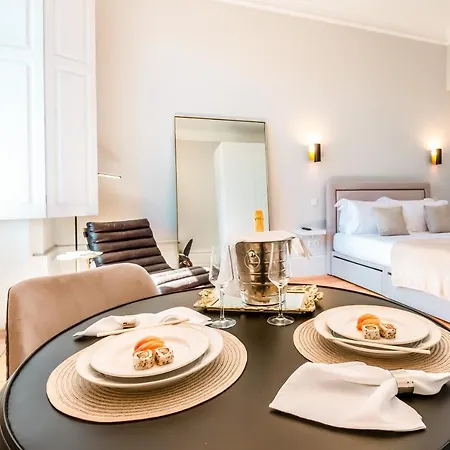Dreamy Palace Suites In Historic Porto Appartement *